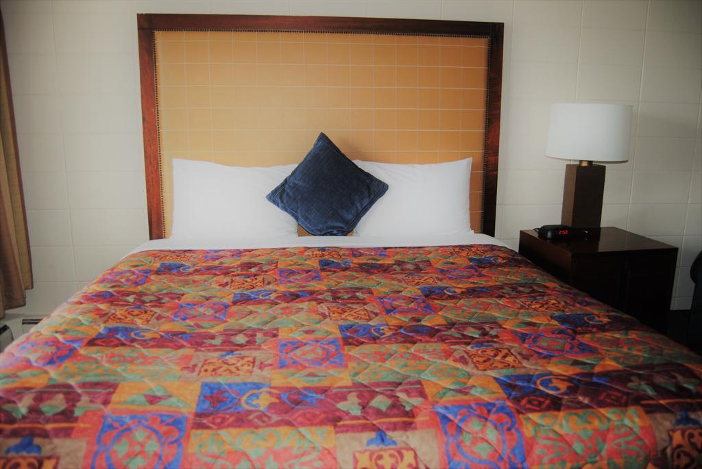 Derrick Motel Edmonton Zewnętrze zdjęcie