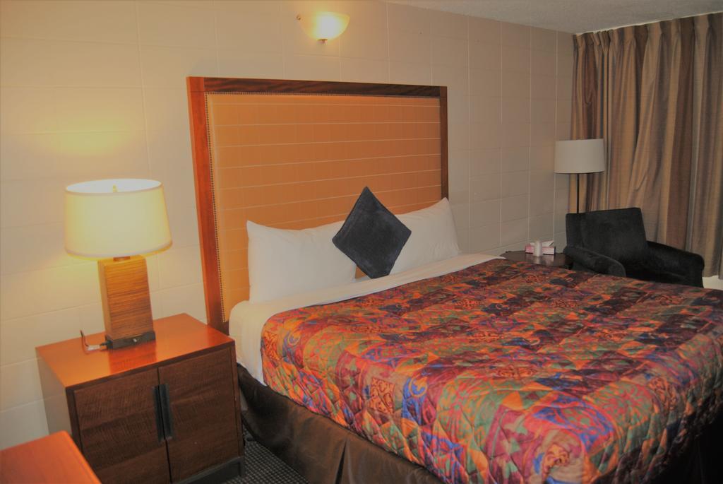 Derrick Motel Edmonton Zewnętrze zdjęcie