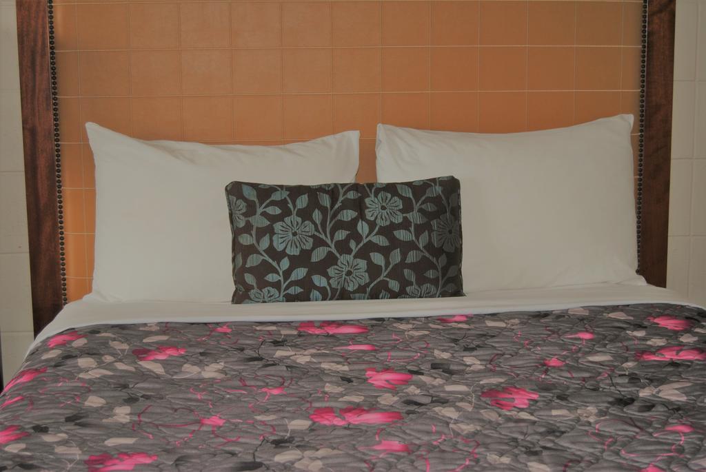 Derrick Motel Edmonton Zewnętrze zdjęcie