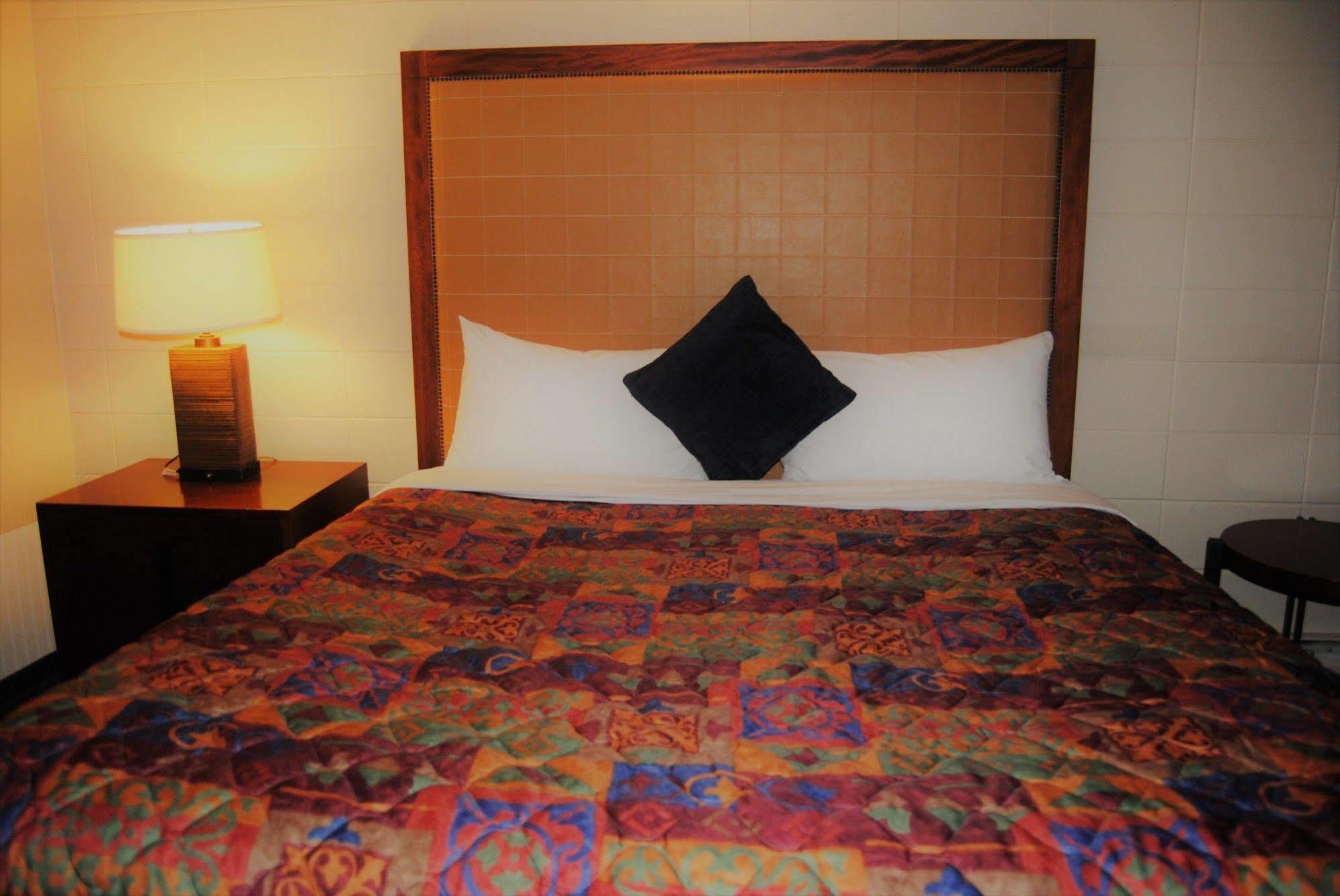 Derrick Motel Edmonton Zewnętrze zdjęcie