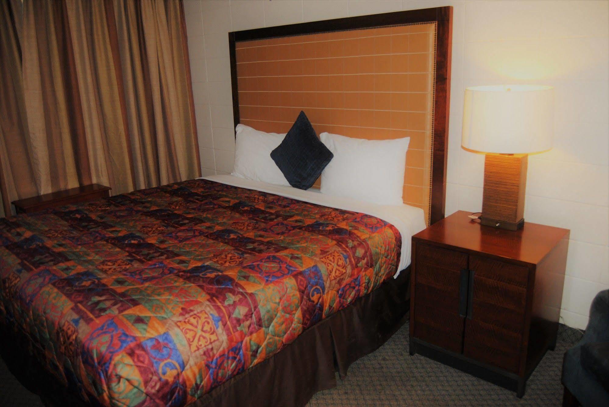 Derrick Motel Edmonton Zewnętrze zdjęcie